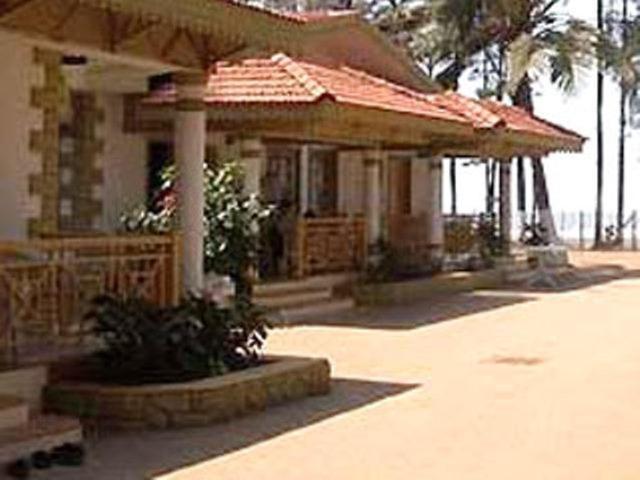Golden Swan Beach Resort Murūd Exteriér fotografie